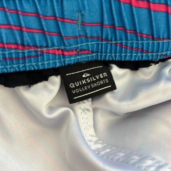 Quiksilver Volley Shorts Pink Blue Geometric Elastic Waist Casual Swim Hybrid L - Picture 7 of 9